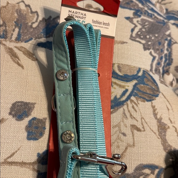 Martha Stewart Pets Fashion Leash 6FT Baby Blue Velvet Rhinestone - Picture 2 of 6